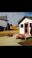 Starlight Pizza Subs outside