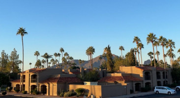 The Scottsdale Plaza Resort Villas outside