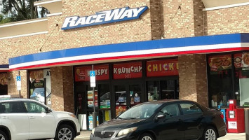 Raceway Gas Station Krispy Krunchy Chicken outside