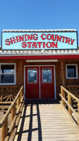 Shining Country Station outside