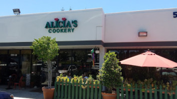 Alicia's Inc. Cookery, Catering And Gifts outside