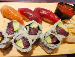 Sushi Yasaka food