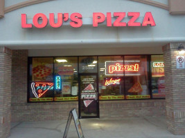 Lou Lemay's Pizza inside