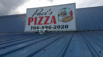 Paci's Pizza outside