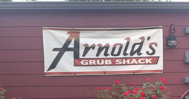 Arnold's Grub Shack outside