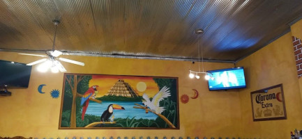 El Tapatio Mexican inside