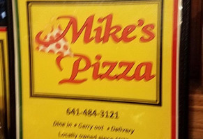 Mike's Pizza inside