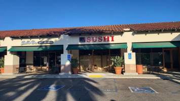 Khan Sushi outside