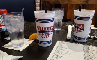 Walk On's Sports Bistreaux Conway food