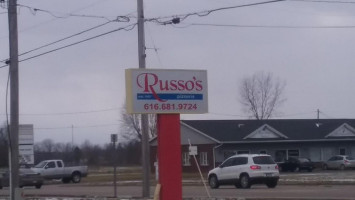 Russo's Pizzeria outside