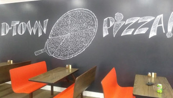 D Town Pizza food