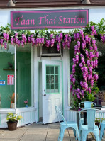 Taan Thai inside