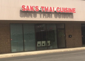 Sak's Thai Cuisine inside