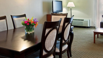 Holiday Inn Suites Cincinnati-eastgate (i-275e) An Ihg inside