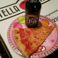 Stella Pizza food