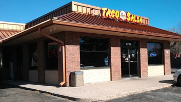 Taco Salsa outside