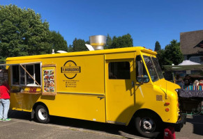 Steilacoom Farmers Market outside