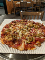 Benny's Pizza food