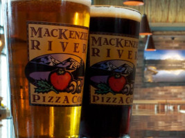 Mackenzie River Pizza Co. food