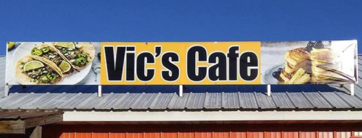 Vic's Cafe food