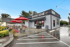 Rivers Edge Cafe outside
