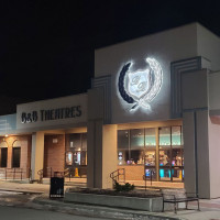 B&b Theatres Leavenworth Landing 5 outside