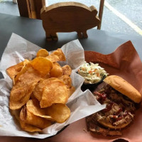 Minuteman Smokehouse And Grill food
