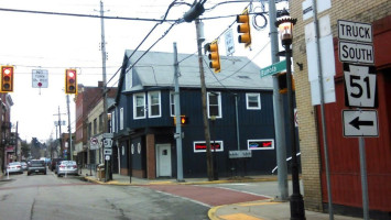 Market Street Saloon outside