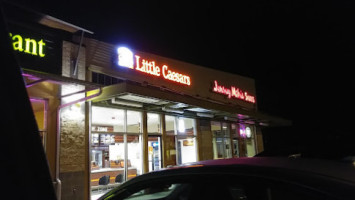 Little Caesars Pizza outside