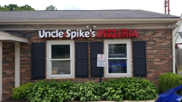Uncle Spike's Pizzeria food