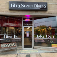 Fifth Street Bistro outside