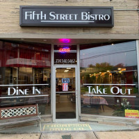 Fifth Street Bistro outside