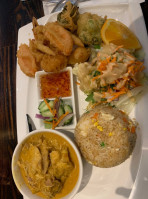 Do Sit Thai Cuisine food
