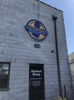 Hackensack Brewing outside