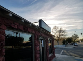 Isabella’s Italian Kitchen outside