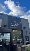 Pryes Brewing Company food