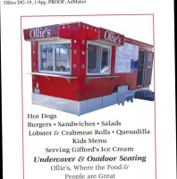 Ollie's Food Truck outside