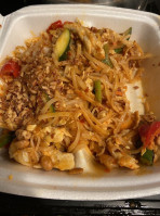 Ling's Asian Cuisine food