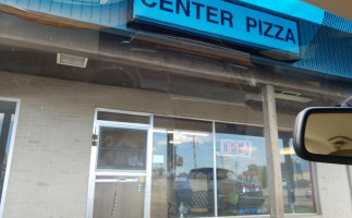Center Pizza outside