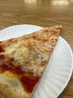 Dominick's Pizzeria food