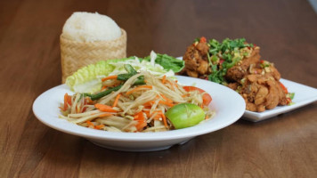 Muay Thai Kitchen food
