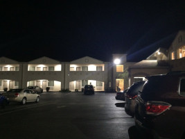 Days Inn Suites By Wyndham Cherry Hill Philadelphia outside