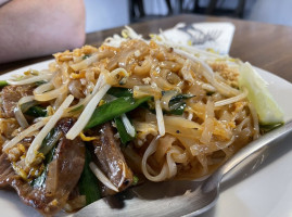 Narong's Thai Kitchen food