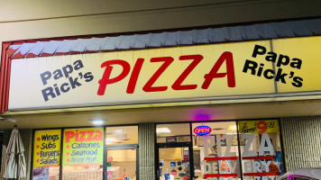 Papa Rick's Pizza food