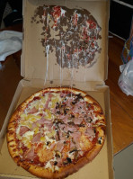 Omg Pizza inside