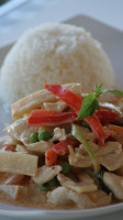 Rakadeka Fresh Thai Kitchen food