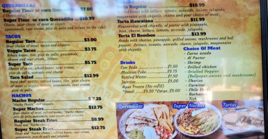 3 Hermanos Mexican Grill food