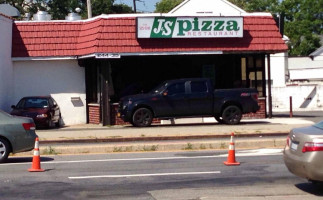 J&s Pizza outside