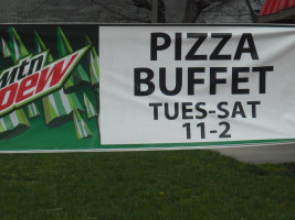 The Junction Family And Pub Featuring Mata's Pizza outside