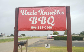 Uncle Knuckles Bbq outside